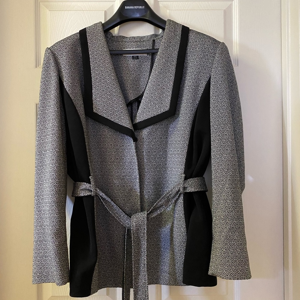 Tahari Black and White Blazer